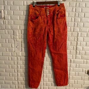 Crystal Vogue womens jeans size 13
Orange